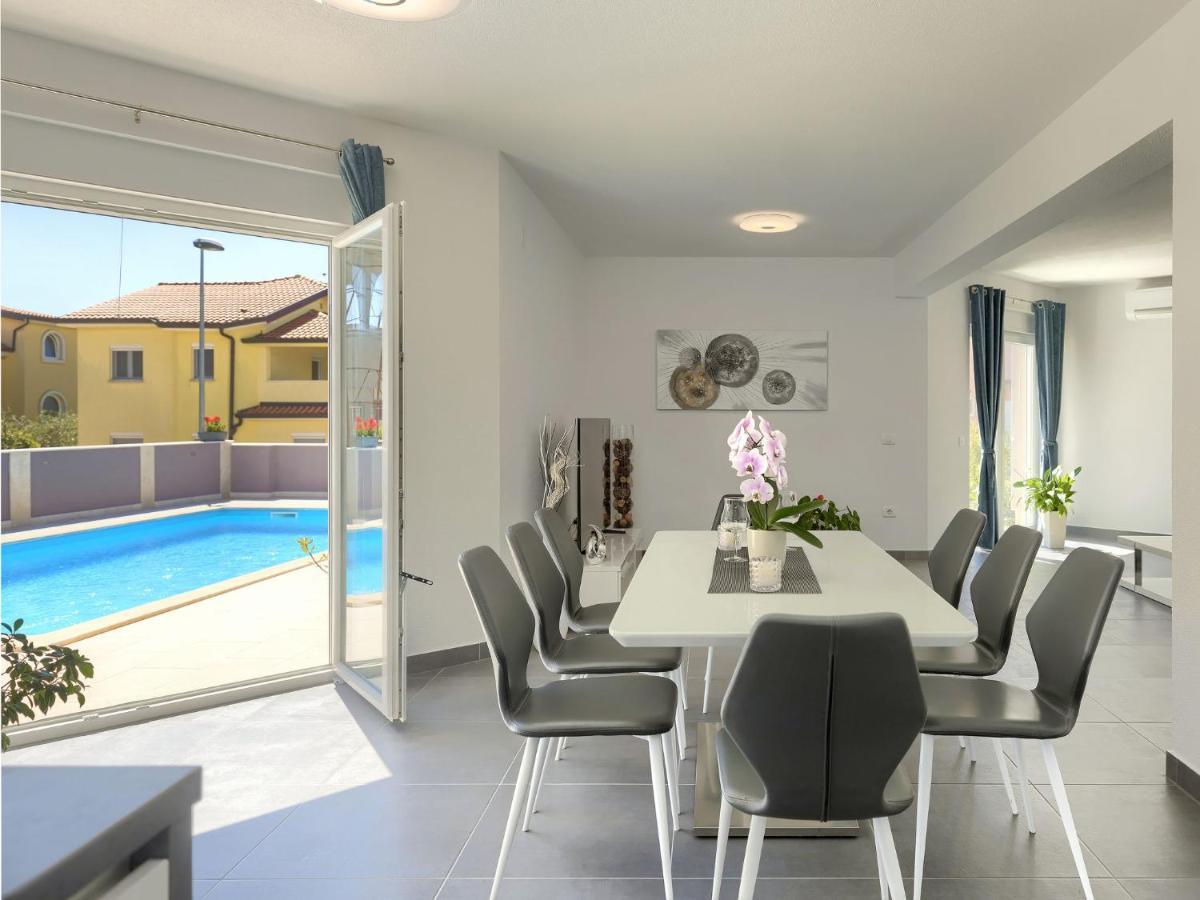 Holiday Home Villa Gocci By Interhome Kmeti Exterior foto