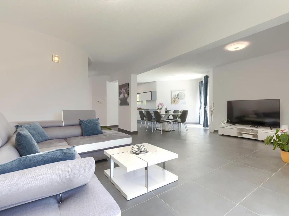 Holiday Home Villa Gocci By Interhome Kmeti Exterior foto