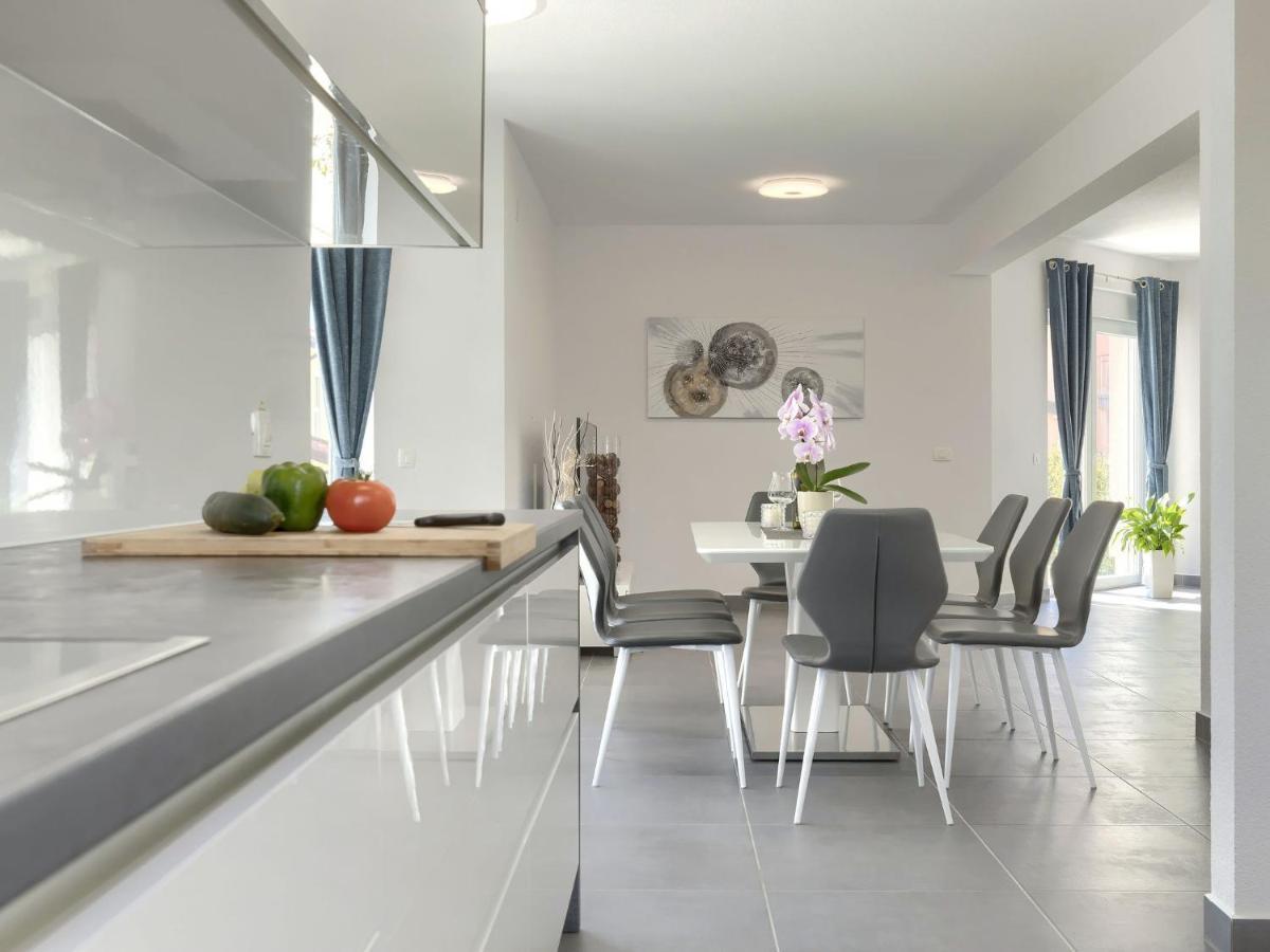 Holiday Home Villa Gocci By Interhome Kmeti Exterior foto